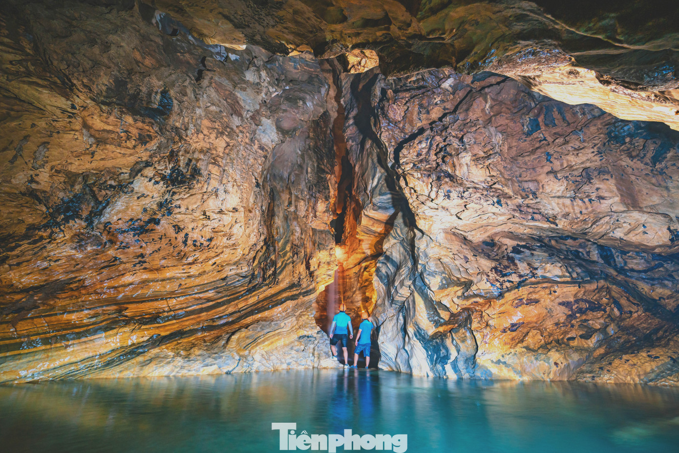 Hang Bó Mì là nguồn dự trữ nước phục vụ sinh hoạt cho 5/8 thôn của xã vào mùa khô.