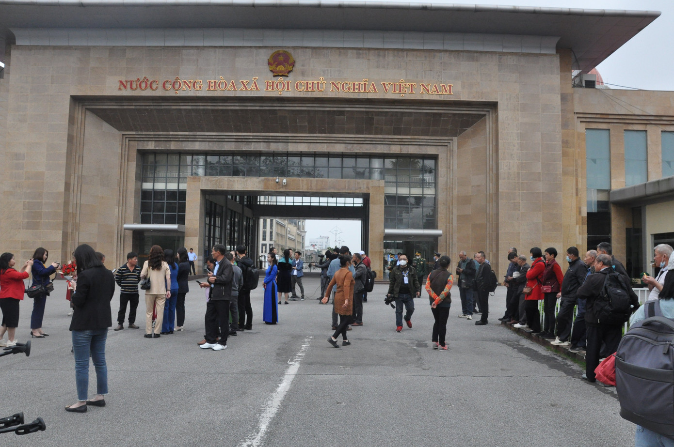 Trước đó nhiều tháng, TP Móng Cái đã triển khai hàng loạt biện pháp để đảm bảo đón khách du lịch qua Cửa khẩu Quốc tế Móng Cái với tinh thần trách nhiệm - thân thiện - an toàn, tạo tiền đề phát triển du lịch bền vững.