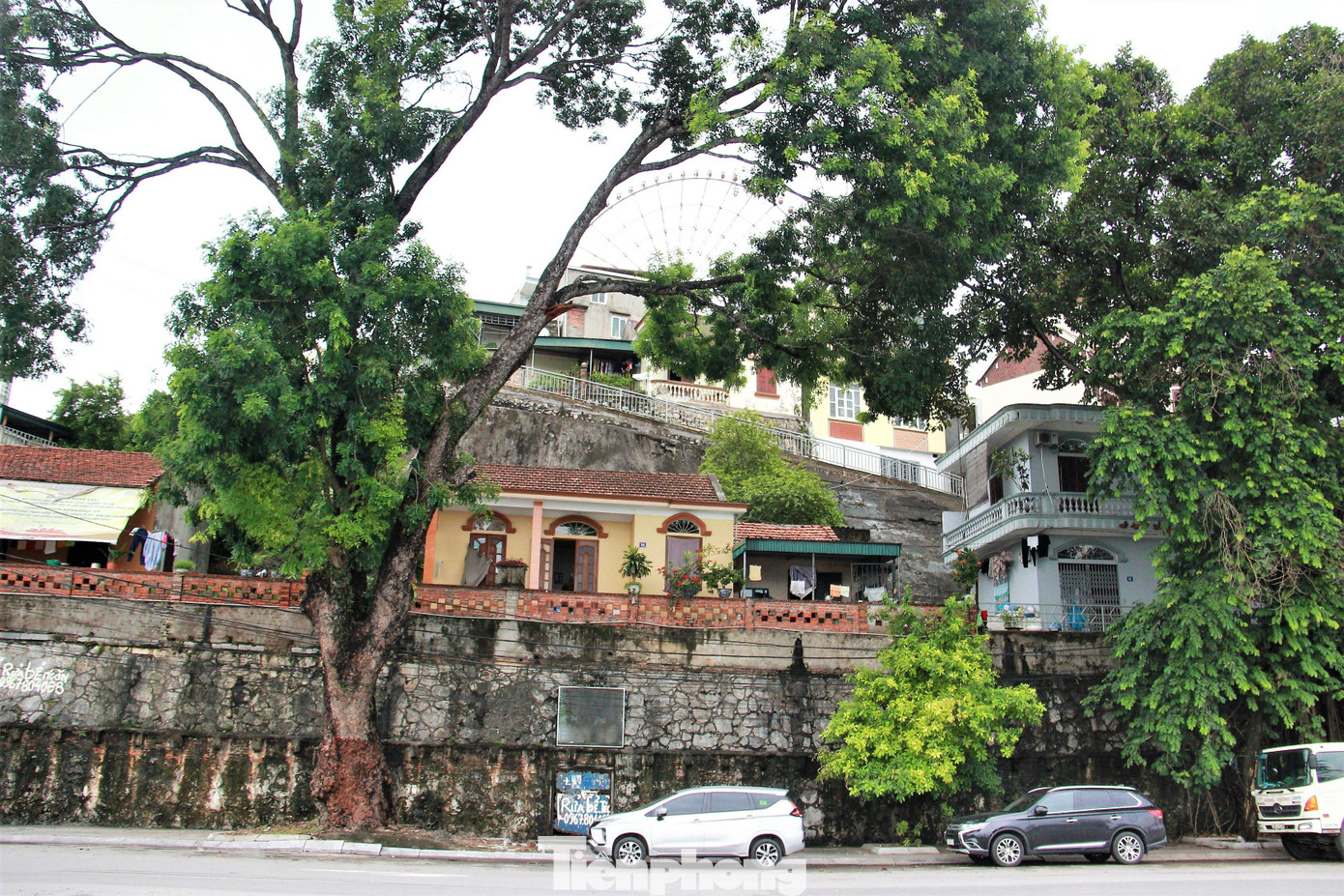 Chín hộ dân ở phường Hòn Gai, TP Hạ Long, Quảng Ninh được cấp nhà ở trong khu tập thể công nhân từ những năm 60 của thế kỷ trước.