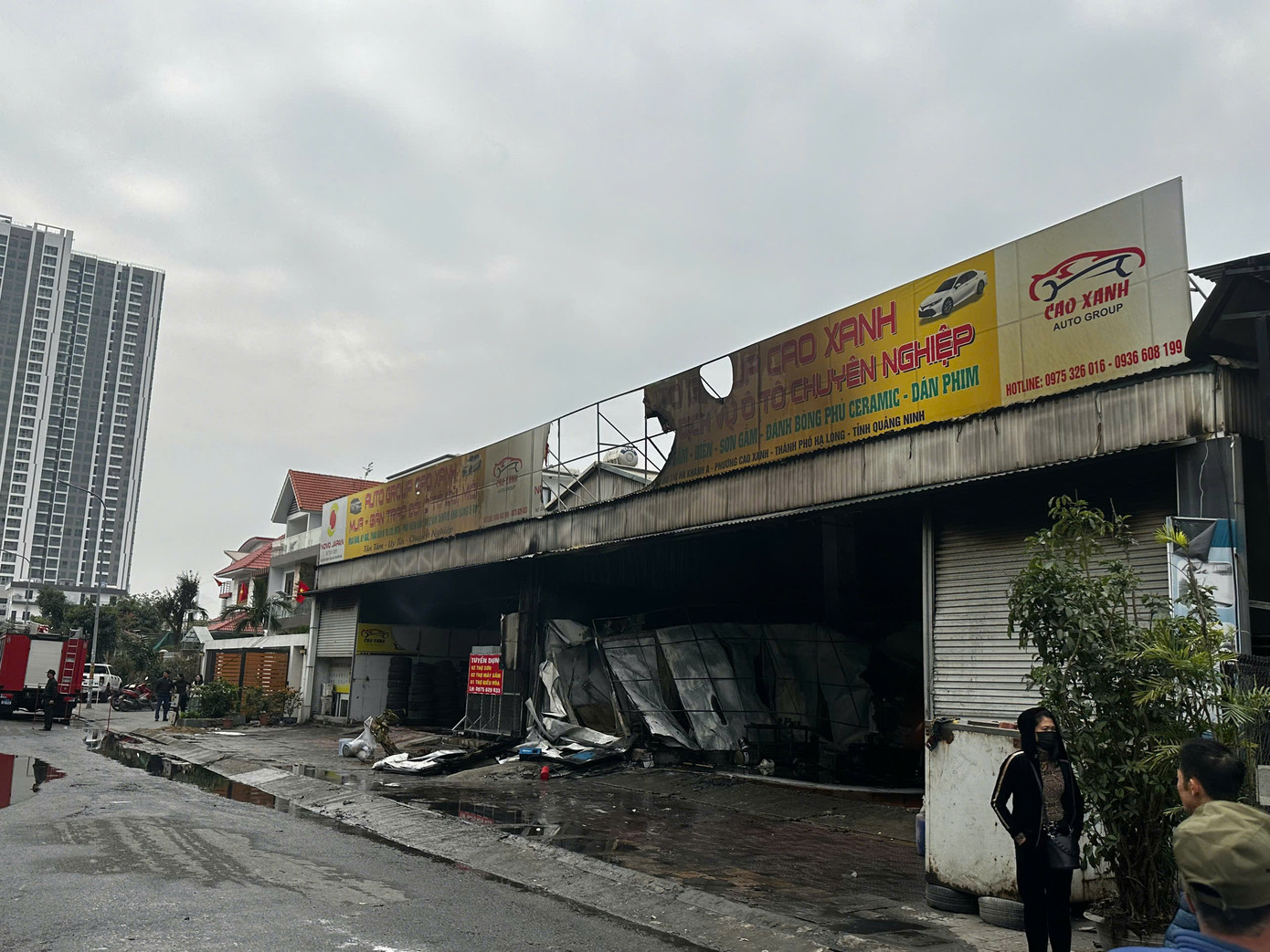 Sau hơn 1 giờ tích cực dập lửa, ngọn lửa đã được dập tắt nhưng nhiều vật dụng đã bị thiêu rụi.