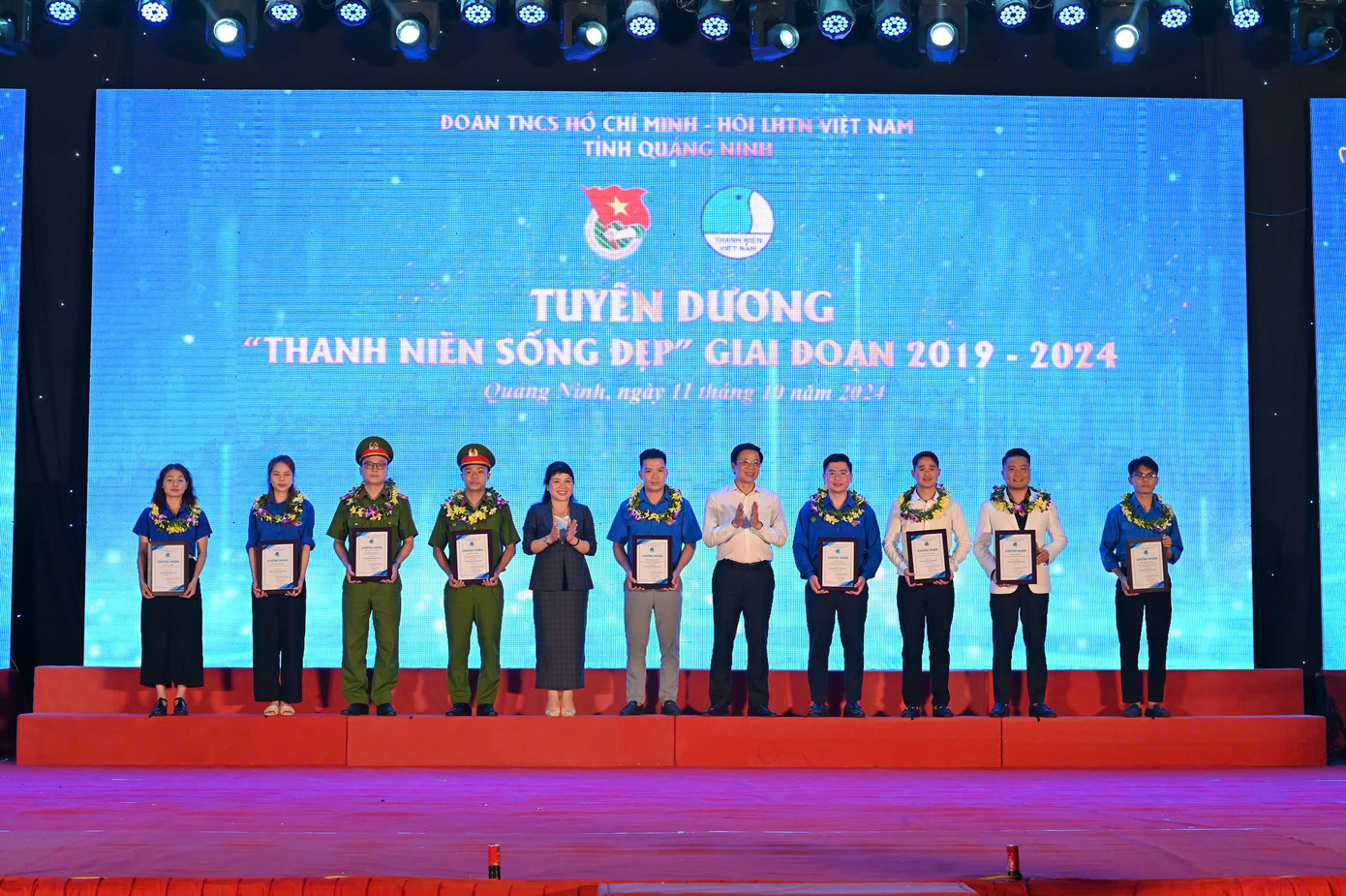Danh hiệu "Thanh niên sống đẹp" được trao cho các cá nhân, tập thể vì có tinh thần, nghị lực khắc phục khó khăn, vươn lên đạt được những thành tích trong học tập, trong công việc và cuộc sống. Danh hiệu "Thanh niên sống đẹp" được trao cho các cá nhân, tập thể vì có tinh thần, nghị lực khắc phục khó khăn, vươn lên đạt được những thành tích trong học tập, trong công việc và cuộc sống.