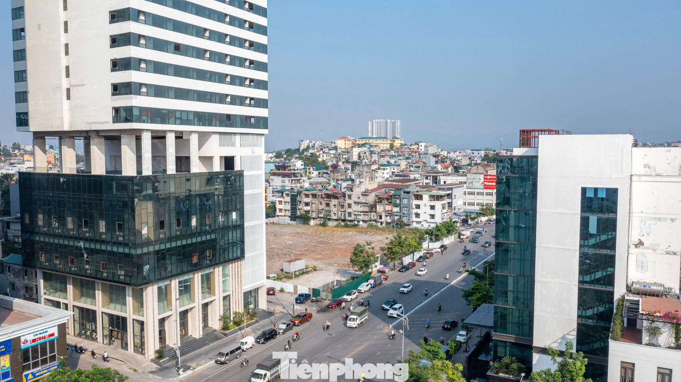 Thời điểm năm 2016, Công ty CP IGG HALONG là chủ đầu tư thực hiện cải tạo khu tập thể, chung cư cũ và đặt tên thành Dự án Khu nhà phố thương mại, chung cư (kết hợp dịch vụ thương mại) tại vị trí trên. Thời điểm năm 2016, Công ty CP IGG HALONG là chủ đầu tư thực hiện cải tạo khu tập thể, chung cư cũ và đặt tên thành Dự án Khu nhà phố thương mại, chung cư (kết hợp dịch vụ thương mại) tại vị trí trên.