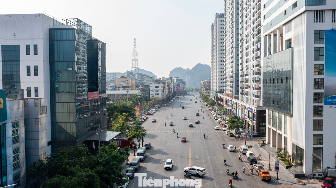 Việc dự án chậm thực hiện khiến nhiều người dân sở hữu chung cư trước đó phải di dời và ở trọ trong suốt 8 năm qua để chờ đợi được về nhà mới. Việc dự án chậm thực hiện khiến nhiều người dân sở hữu chung cư trước đó phải di dời và ở trọ trong suốt 8 năm qua để chờ đợi được về nhà mới.