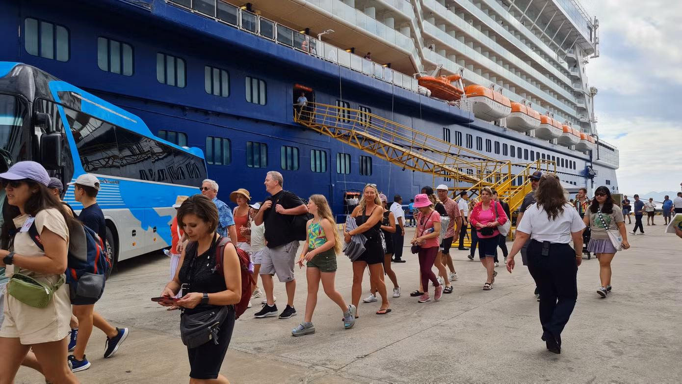Với nhiều thương hiệu tàu biển lớn và nổi tiếng thế giới như Celebrity Solstice, Mein Schiff 6 và 5, Noordam, MSC Splendida, Westerdam… Với nhiều thương hiệu tàu biển lớn và nổi tiếng thế giới như Celebrity Solstice, Mein Schiff 6 và 5, Noordam, MSC Splendida, Westerdam…