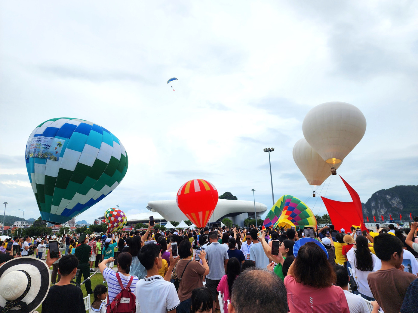 Lễ hội khinh khí cầu Hạ Long diễn ra đầu năm 2024. Ảnh: Hoàng Dương.