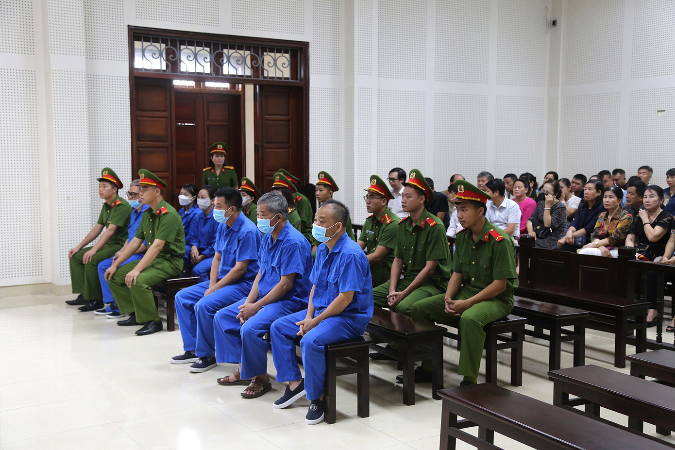 Các bị cáo liên quan cũng được tòa phúc thẩm giảm án.