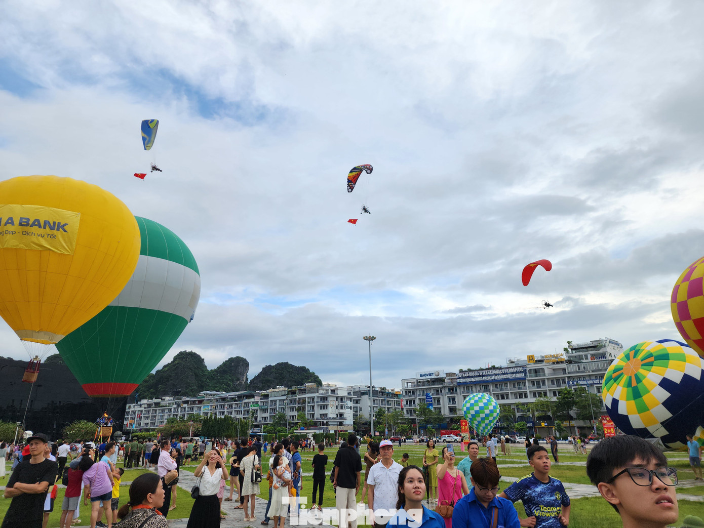 Thời gian trải nghiệm từ 7h - 9h30 sáng và 15h đến 17h30 chiều.