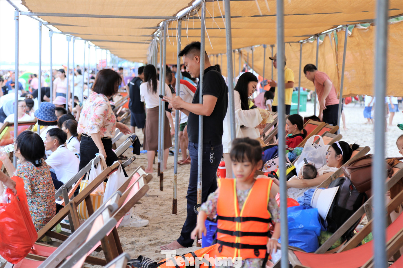 Ông Nguyễn Ngọc Sơn - Phó Chủ tịch UBND TP. Hạ Long - cho biết: Dự kiến lượng khách đến Hạ Long tập trung chủ yếu vào các ngày 31/8-2/9. Cùng với việc đưa các sản phẩm du lịch mới vào khai thác, những động thái quyết liệt của thành phố trong việc chấn chỉnh các cơ sở kinh doanh dịch vụ, lưu trú trong thời gian qua cũng đã đưa Hạ Long trở thành điểm đến ưa thích của du khách trong và ngoài nước.