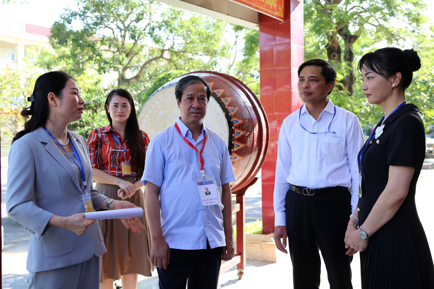 Bộ trưởng Bộ GD&ĐT kiểm tra công tác coi thi tại Quảng Ninh. Bộ trưởng Bộ GD&ĐT kiểm tra công tác coi thi tại Quảng Ninh.