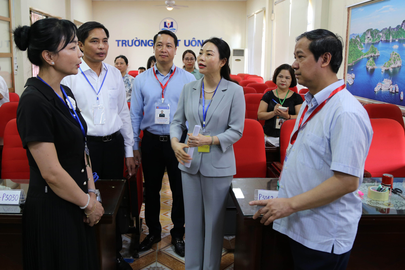 Bộ trưởng Nguyễn Kim Sơn ghi nhận công tác chuẩn bị, tổ chức coi thi tại Quảng Ninh. Bộ trưởng Nguyễn Kim Sơn ghi nhận công tác chuẩn bị, tổ chức coi thi tại Quảng Ninh.