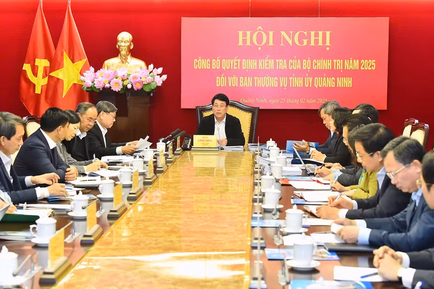 Chủ tịch nước Lương Cường chủ trì hội nghị.