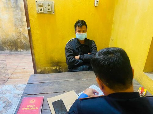 Đối tượng H.N.T tại cơ quan công an.