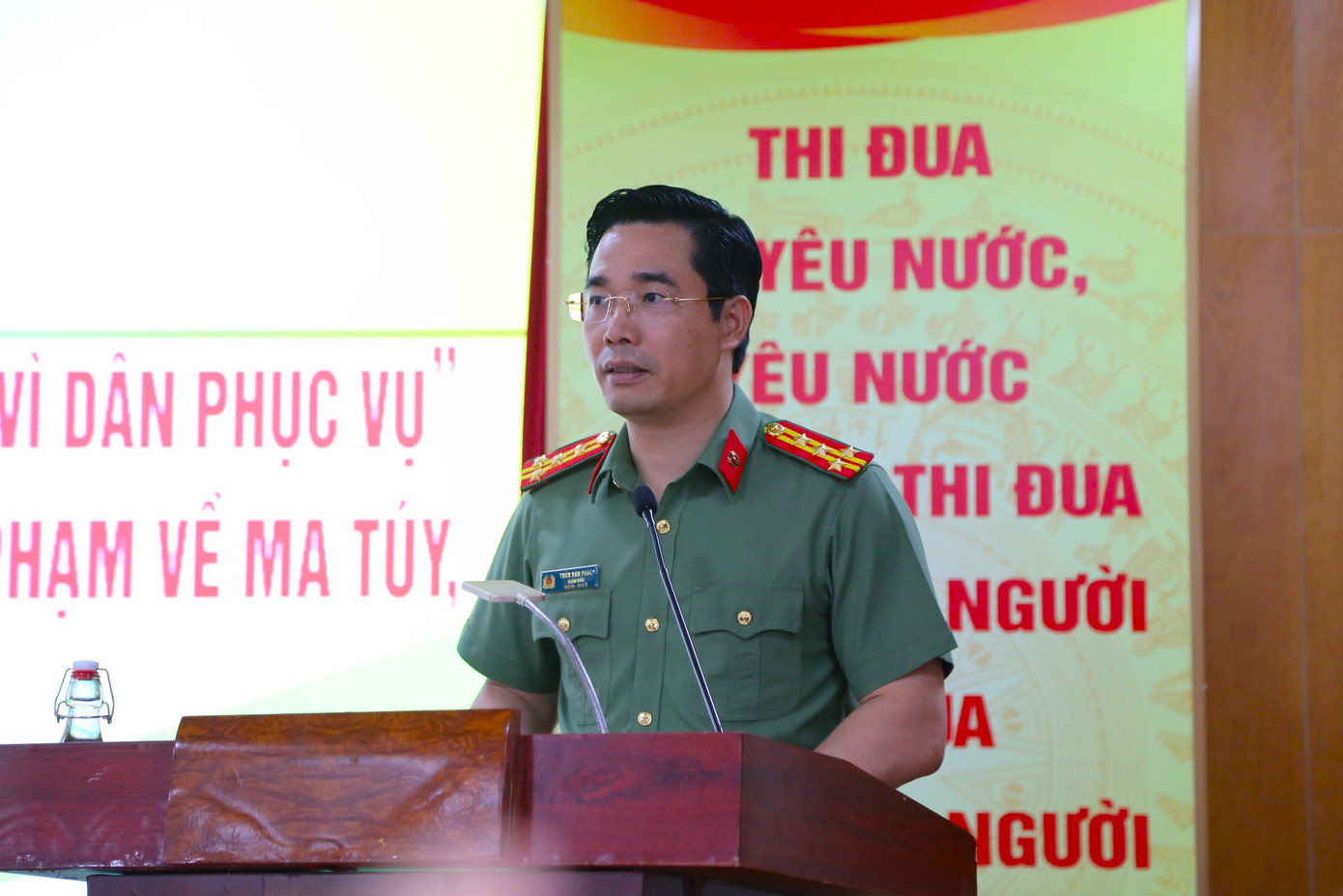 Đại tá Trần Văn Phúc, Bí thư Đảng ủy, Giám đốc Công an tỉnh Quảng Ninh phát biểu tại buổi lễ.