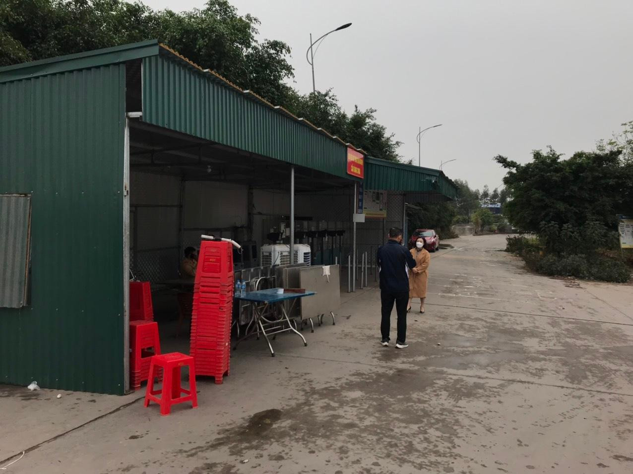 Cụ thể từ 00 giờ 00 phút ngày 9/1, các chốt kiểm soát thông tin, khai báo y tế, quét QR code ra, vào tỉnh dừng hoạt động.