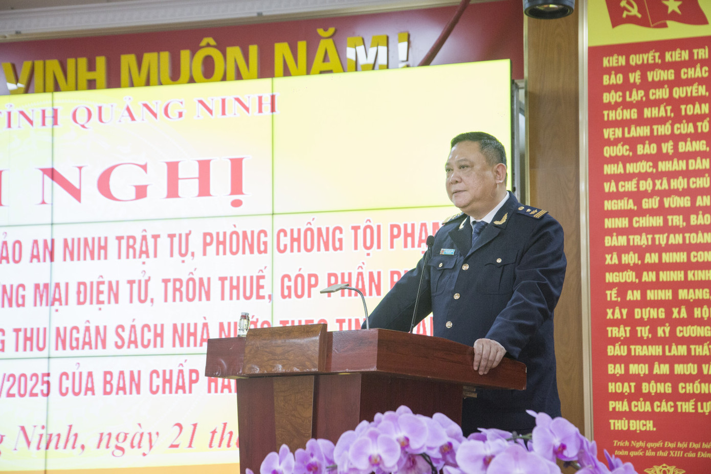 Lãnh đạo Cục Hải quan Quảng Ninh phát biểu tại hội nghị.