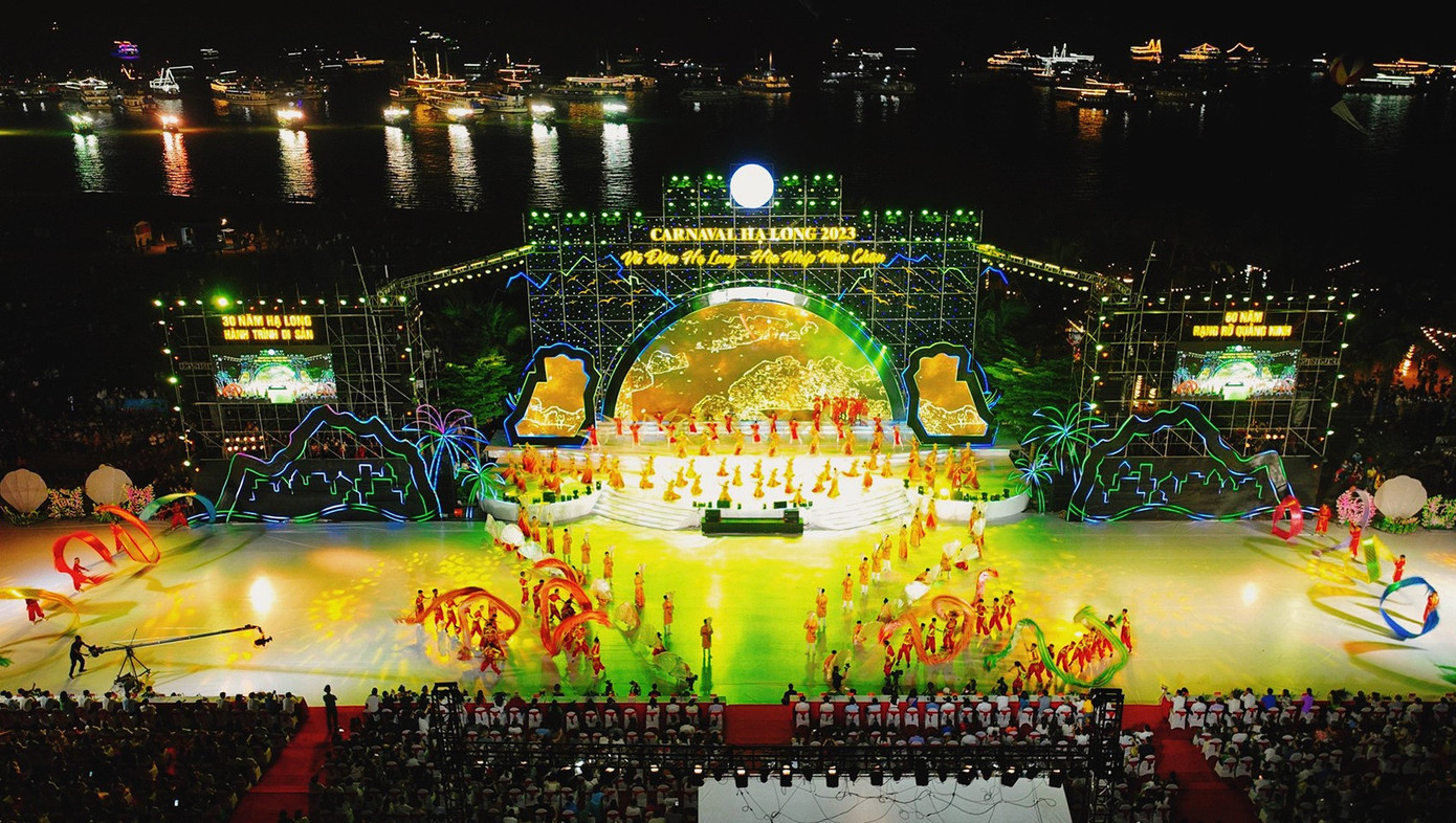 Sân khấu Carnaval năm nay sẽ được kết hợp trên bờ cùng dưới biển ở vịnh Hạ Long.