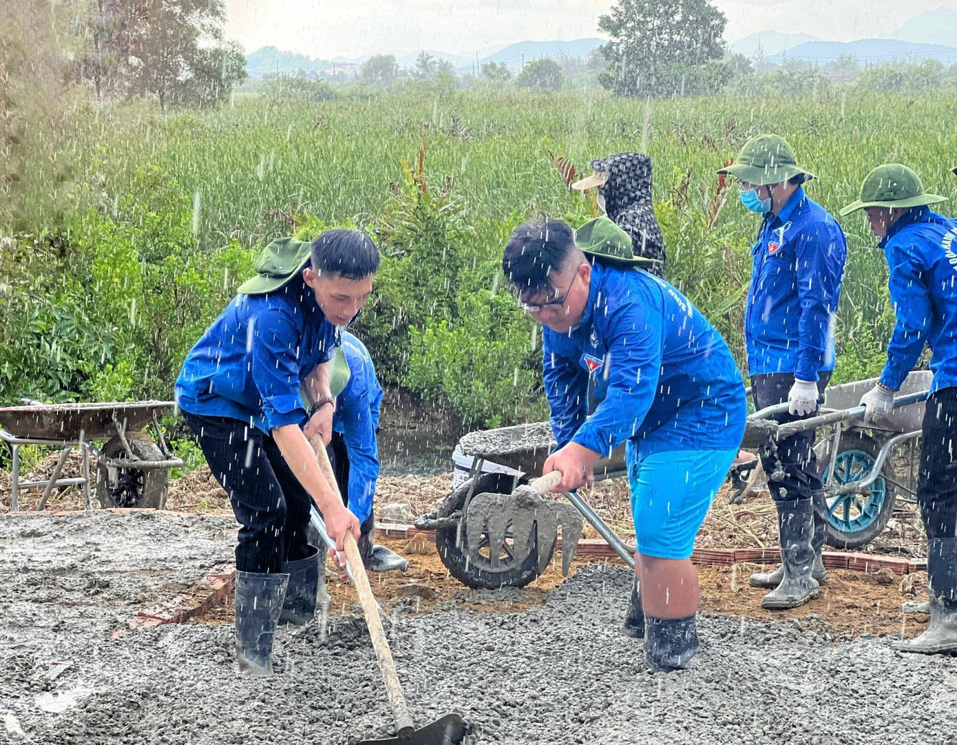 Mùa hè năm 2022, tuổi trẻ Quảng Ninh với 175 đội hình “Hành quân xanh” với 1.286 tình nguyện viên đã đem sức trẻ đóng góp xây dựng nhiều mô hình, công trình thiết thực, để lại nhiều kết quả ấn tượng, tình cảm tốt đẹp đối với bà con tại các vùng gặp khó khăn.