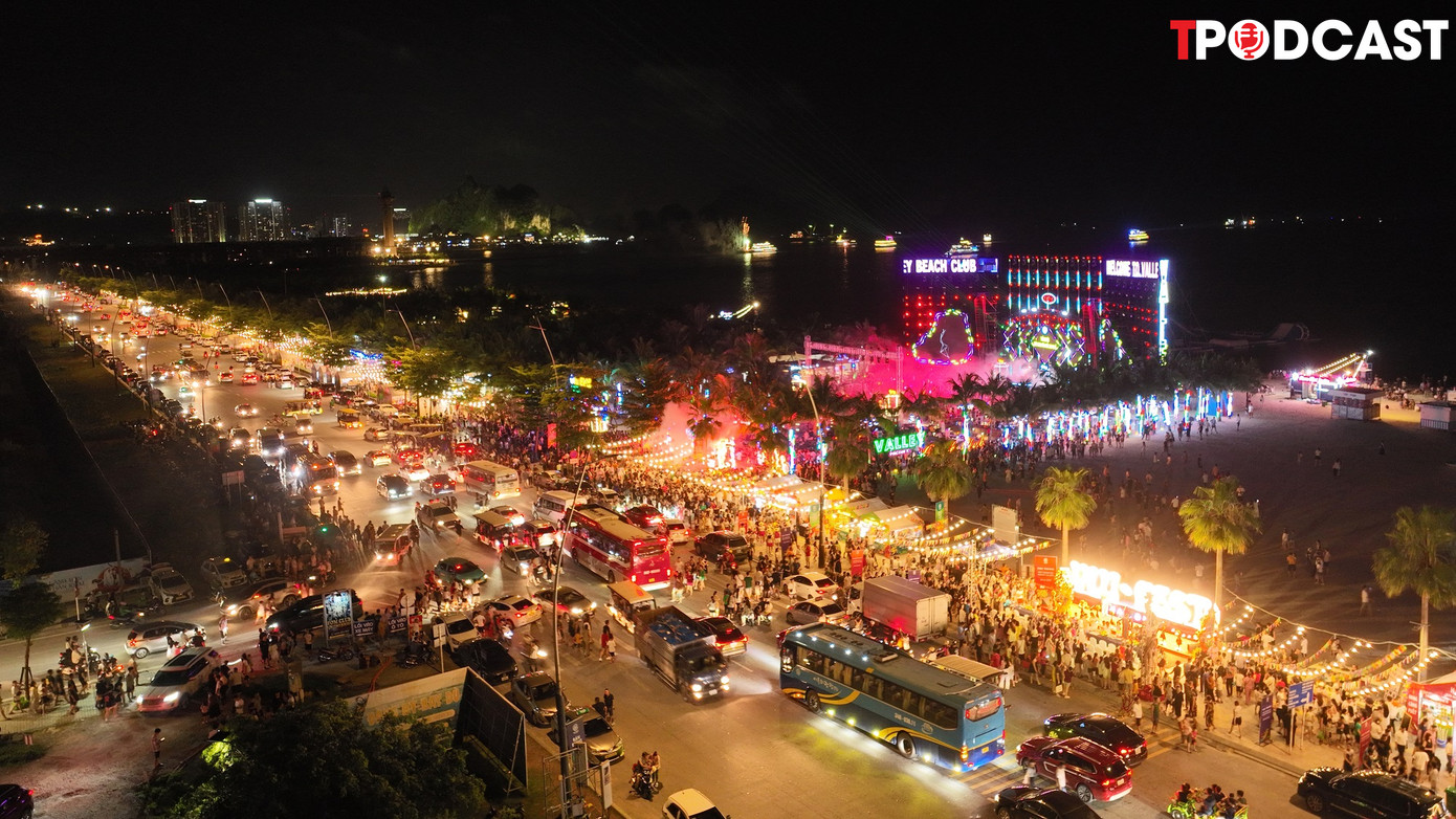 Tuyến phố thương mại VuiFest Ha Long được xây dựng dựa trên mô hình chợ đêm nhưng với cách vận hành hoàn toàn mới, mang phong cách của một chợ đêm giải trí thực thụ.