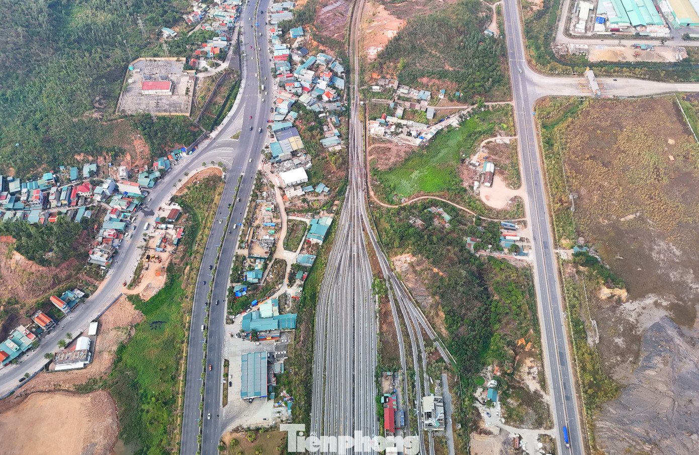 Để có cơ sở triển khai lại dự án, vừa qua Bộ GTVT đã tham mưu Chính phủ trình Bộ Chính trị ban hành Kết luận số 49-KL/TW, trong đó đã xác định hoàn thành tuyến đường sắt Yên Viên - Phả Lại - Hạ Long - Cái Lân trong giai đoạn đến năm 2030.