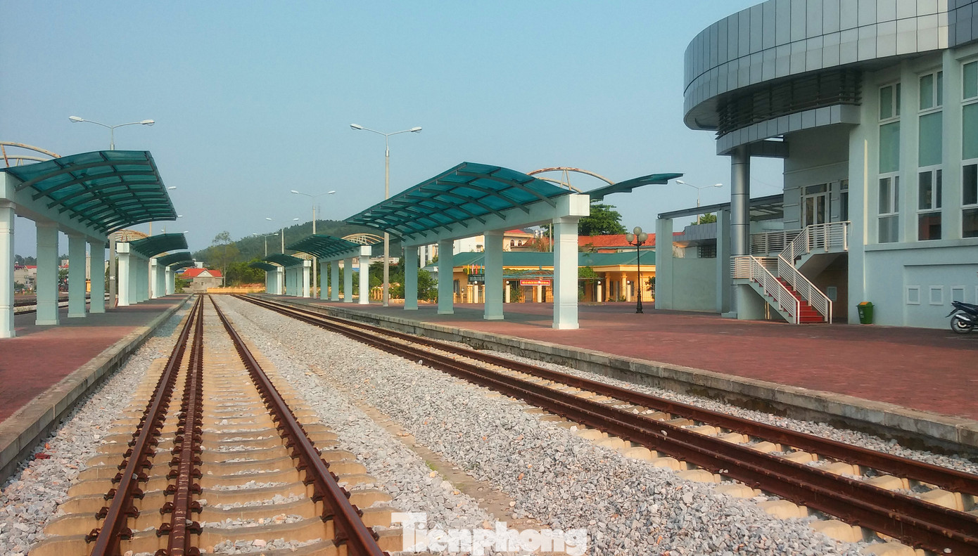 Đây là tuyến đường sắt khổ rộng hoàn toàn là 1.435mm duy nhất tại Việt Nam (hiện nước ta vẫn đang sử dụng khổ ray 1.000mm).