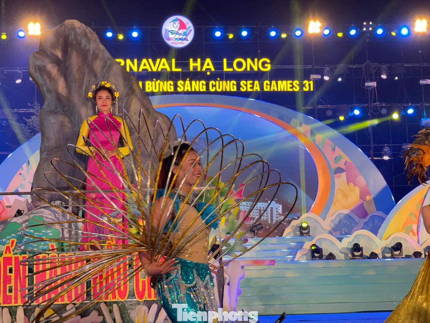 Chương trình đã thu hút hàng vạn khách du lịch trong nước, quốc tế và người dân địa phương đến tham dự. Chương trình đã thu hút hàng vạn khách du lịch trong nước, quốc tế và người dân địa phương đến tham dự.