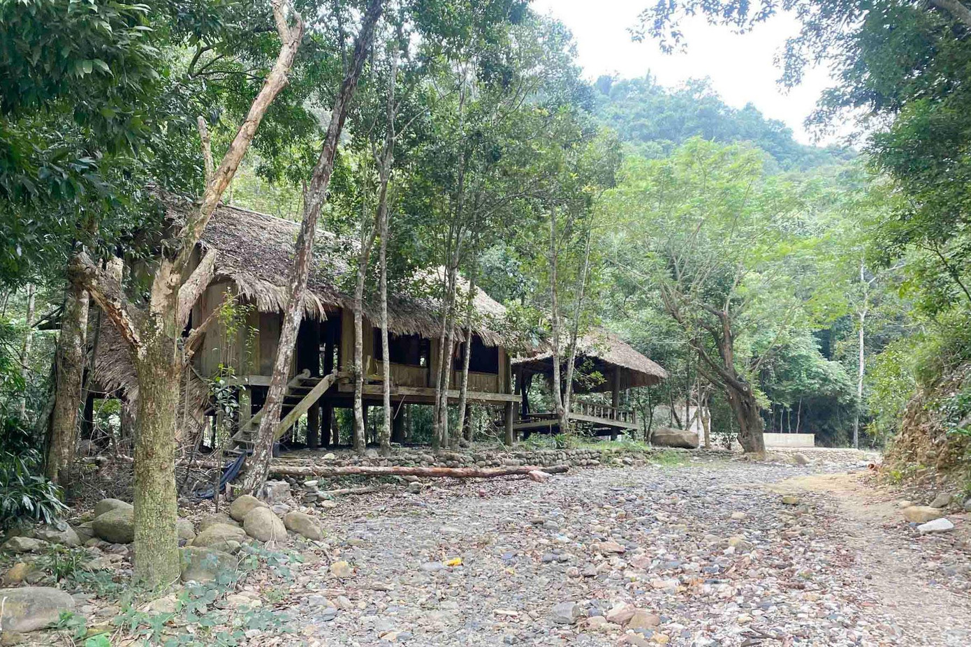 Theo đó, tỉnh Quảng Ninh thu hồi toàn bộ 146.534m2 đã giao cho doanh nghiệp để thực hiện dự án, đồng thời bàn giao cho Trung tâm phát triển quỹ đất TP.Uông Bí quản lý toàn bộ diện tích đất này.