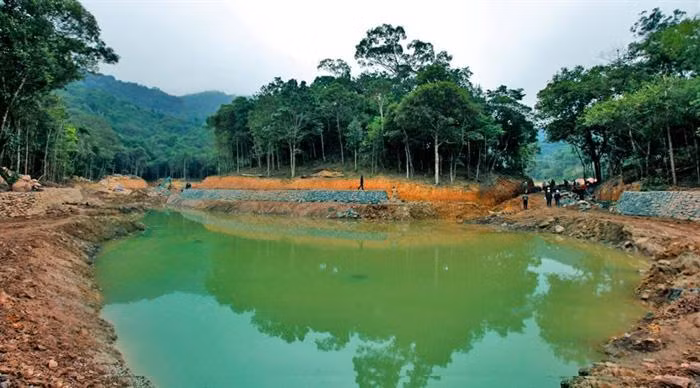 Trước đó, ngày 7/7/2020, Sở KHĐT tỉnh Quảng Ninh đã ban hành quyết định chấm dứt hoạt động, thu hồi giấy chứng nhận đăng ký đầu tư dự án Trường quay phim cổ trang Việt Nam của Công ty CP Việt Nam Tinh Hoa.