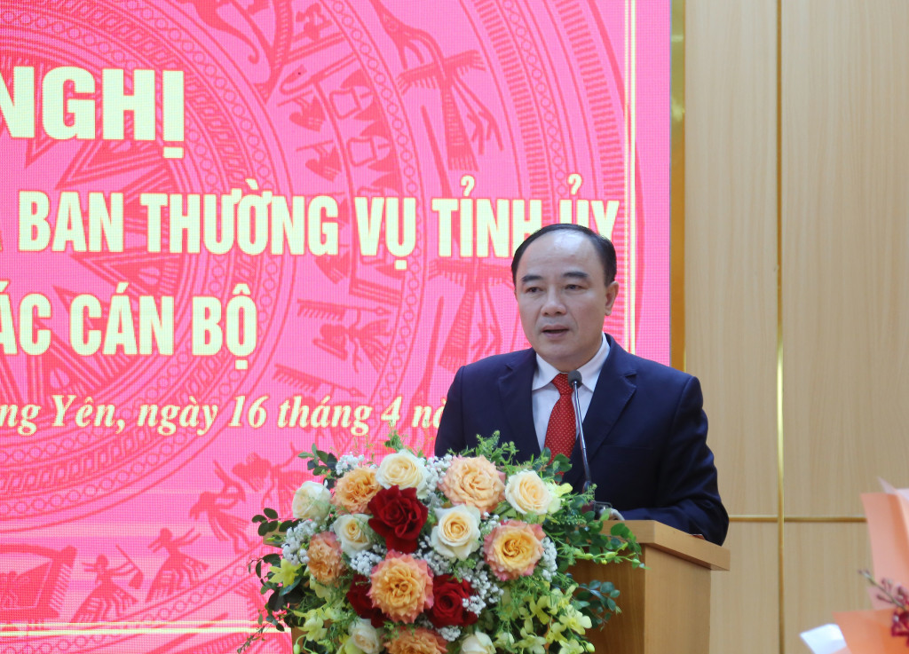Ông Cao Ngọc Tuấn, Bí thư Thị ủy Quảng Yên, phát biểu nhận nhiệm vụ mới. Ông Cao Ngọc Tuấn, Bí thư Thị ủy Quảng Yên, phát biểu nhận nhiệm vụ mới.