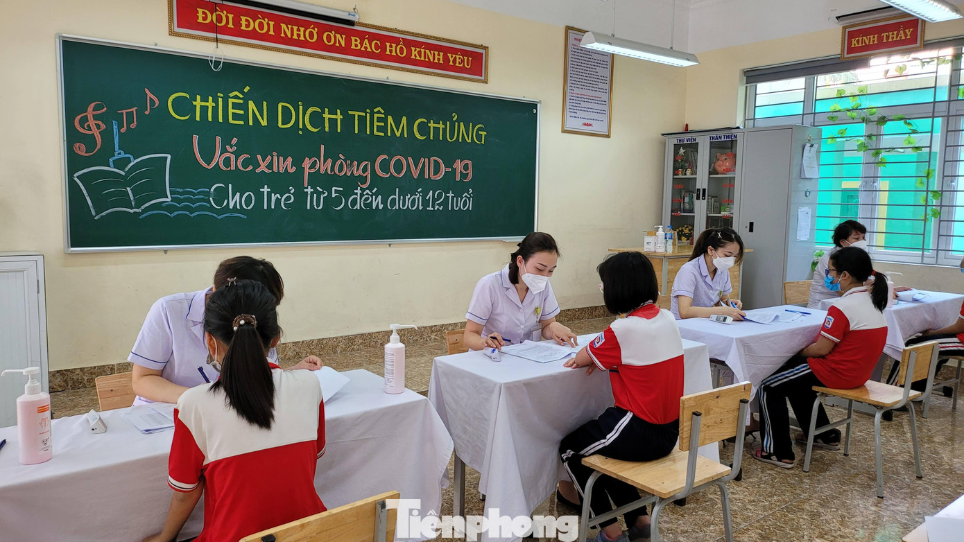 Dự kiến, trong tuần tới, việc tiêm chủng cho nhóm trẻ này sẽ đồng loạt được thực hiện tại các tỉnh thành phố khác trên cả nước.