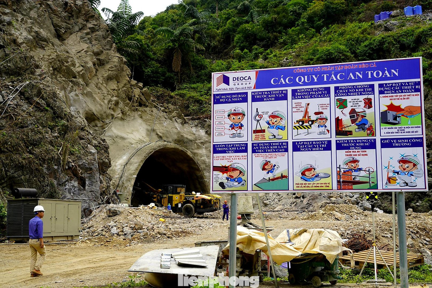 Ngoài công tác đảm bảo tiến độ thi công, công tác bảo đảm an toàn lao động cũng được chú trọng đề cao