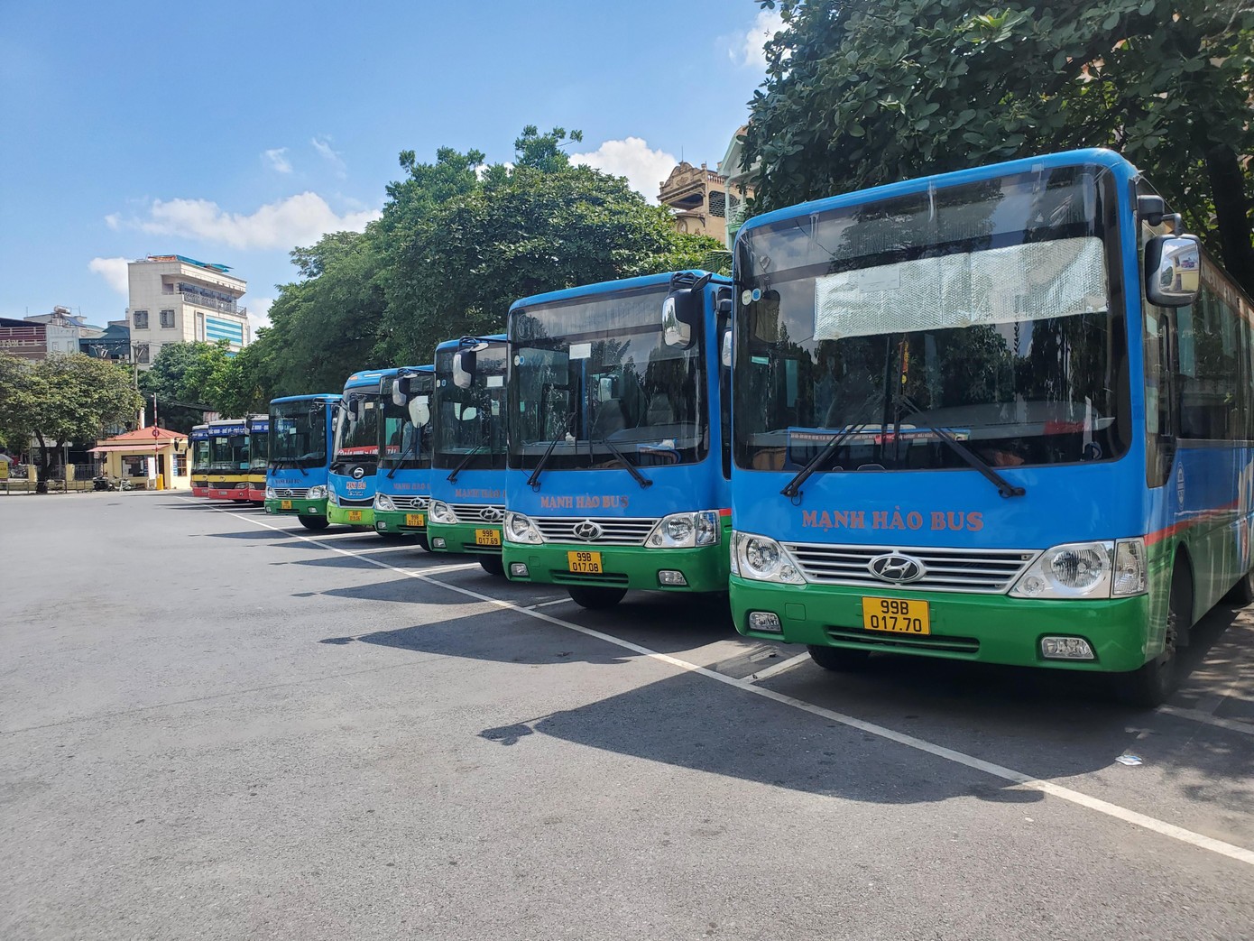 Bến xe khách Bắc Ninh tại TP Bắc Ninh đã mở lại hoạt động từ ngày 21/9, sau 5 tháng đóng cửa. Các xe buýt nội tỉnh, xe khách liên tỉnh đã được hoạt động.