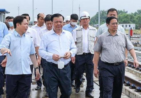 Thủ tướng kiểm tra và tháo gỡ khó khăn cho dự án đường sắt đô thị Hà Nội Thủ tướng kiểm tra và tháo gỡ khó khăn cho dự án đường sắt đô thị Hà Nội