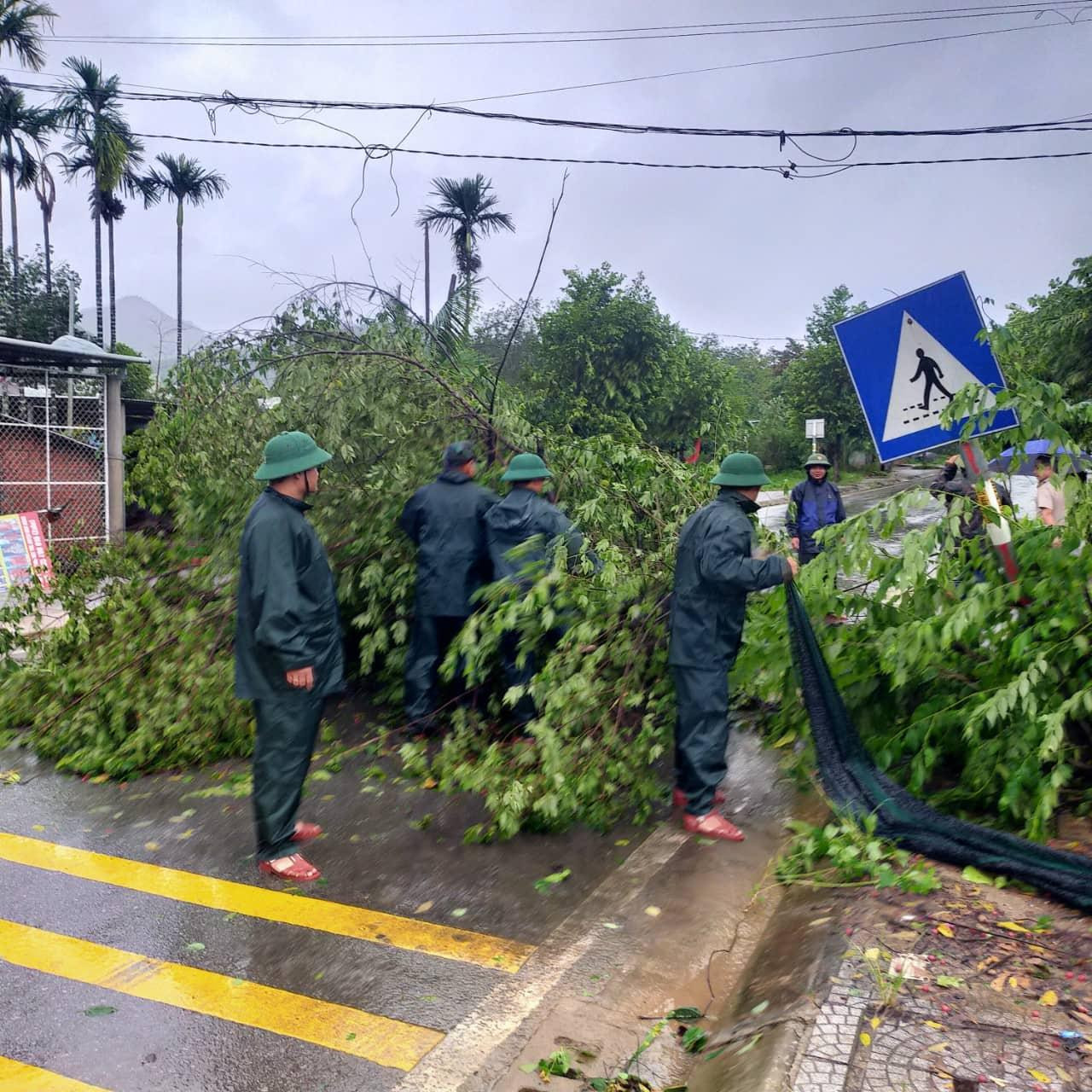 Thủ tướng Phạm Minh Chính: Không để người dân đói rét, không có chỗ ở sau bão lũ ảnh 16