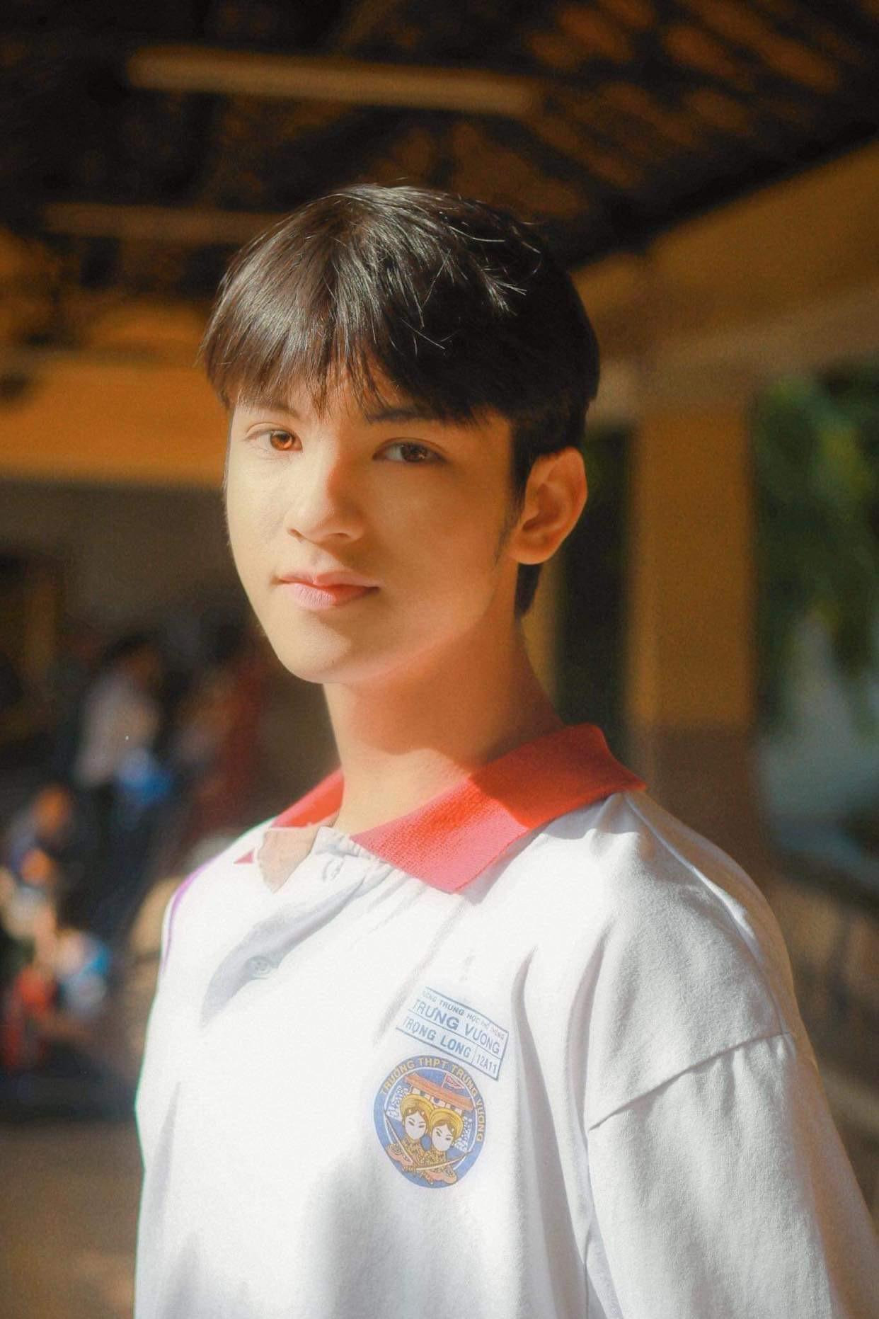 Mặc dù điểm thi không cao như những bạn khác, Trọng Long vẫn rất tự tin với mục tiêu của bản thân. Ảnh: NVCC Mặc dù điểm thi không cao như những bạn khác, Trọng Long vẫn rất tự tin với mục tiêu của bản thân. Ảnh: NVCC