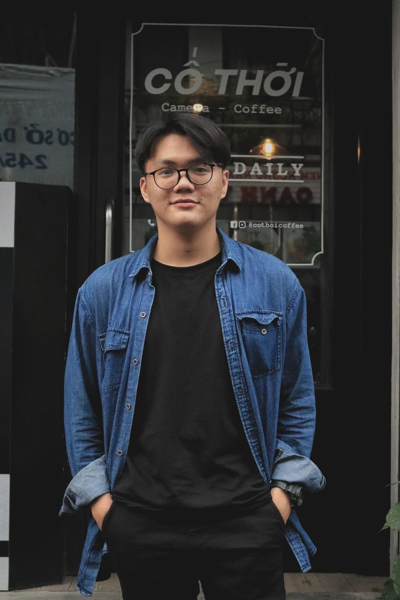 Văn Tiến cho rằng mỗi môi trường học đều có những điểm cộng và điểm trừ riêng. Ảnh: NVCC