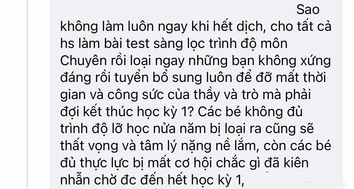 Một phụ huynh bày tỏ lo ngại học sinh sẽ cảm thấy áp lực và căng thẳng trong quá trình học. Một phụ huynh bày tỏ lo ngại học sinh sẽ cảm thấy áp lực và căng thẳng trong quá trình học.
