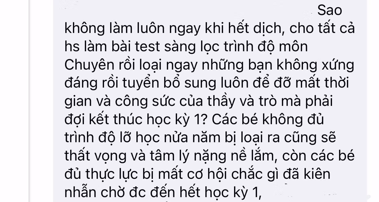 Một phụ huynh bày tỏ lo ngại học sinh sẽ cảm thấy áp lực và căng thẳng trong quá trình học.