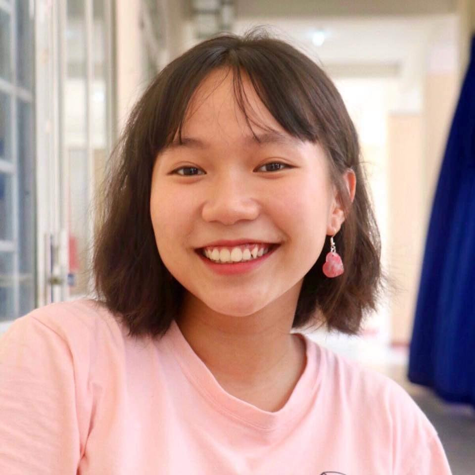 Mặc dù đã đậu ĐH Kinh Tế nhưng Tường Vi vẫn tìm cơ hội khác để chinh phục ngành Sư phạm. Ảnh: NVCC Mặc dù đã đậu ĐH Kinh Tế nhưng Tường Vi vẫn tìm cơ hội khác để chinh phục ngành Sư phạm. Ảnh: NVCC