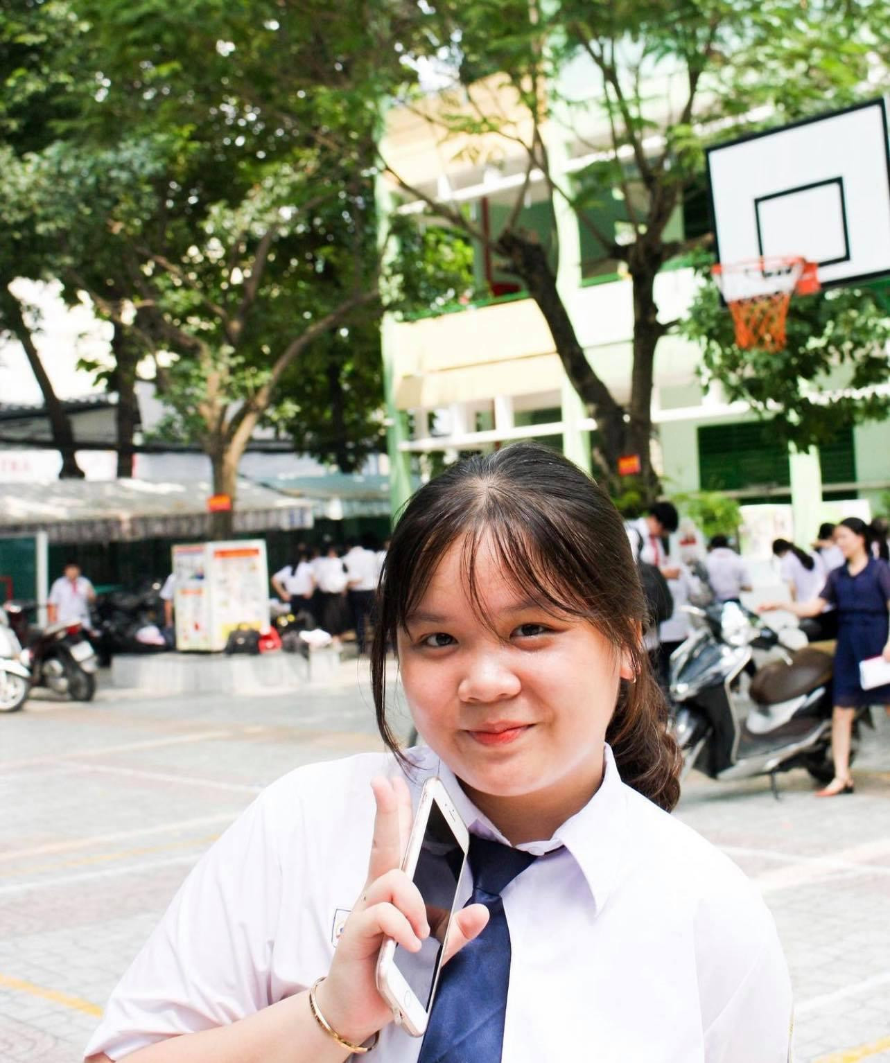 Bạn Phương An cảm thấy thoải mái với việc "sàng lọc" để có thể đảm bảo chất lượng của lớp chuyên. Ảnh: NVCC. Bạn Phương An cảm thấy thoải mái với việc "sàng lọc" để có thể đảm bảo chất lượng của lớp chuyên. Ảnh: NVCC.