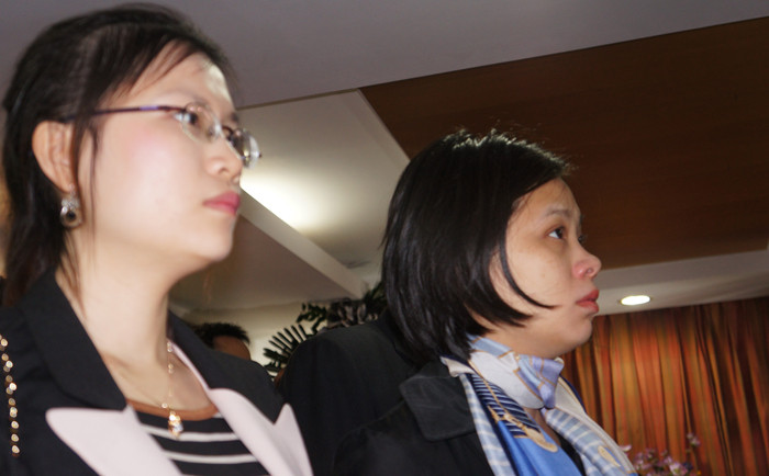 Nước mắt đã rơi khi đến trước bàn thờ Đại tướng. Ảnh: T.Đ