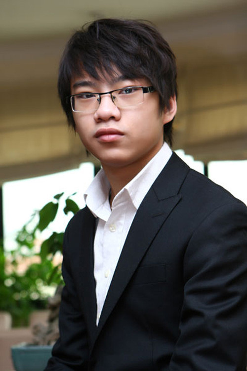 Nguyễn Việt Trung giờ đã là một chàng trai và vẫn đam mê âm nhạc như ngày nào.. Nguyễn Việt Trung giờ đã là một chàng trai và vẫn đam mê âm nhạc như ngày nào.