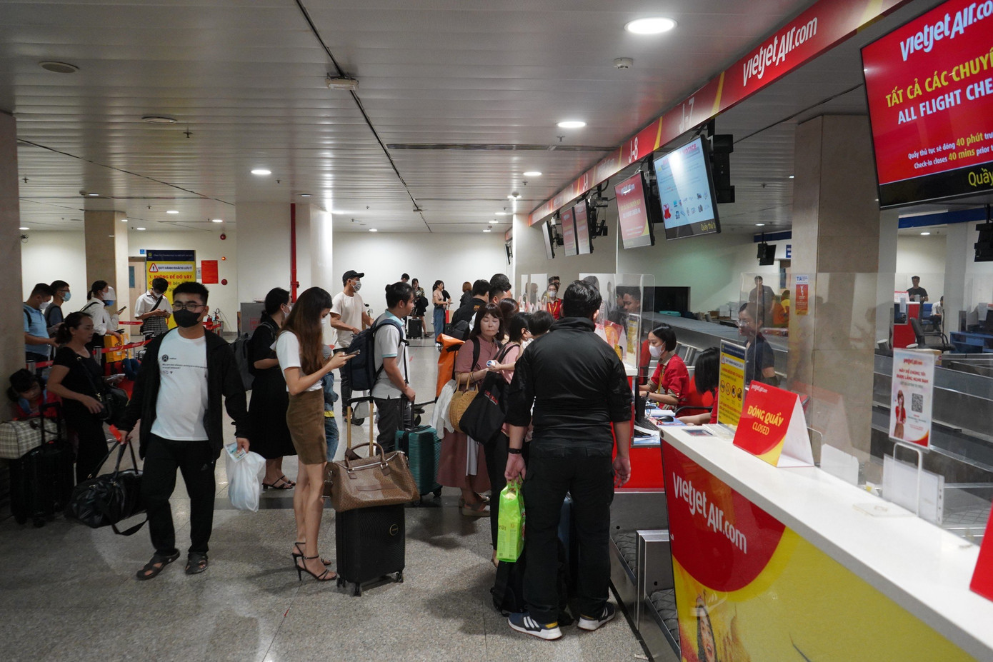 Khâu làm thủ tục ở các hãng bay diễn ra thuận lợi.