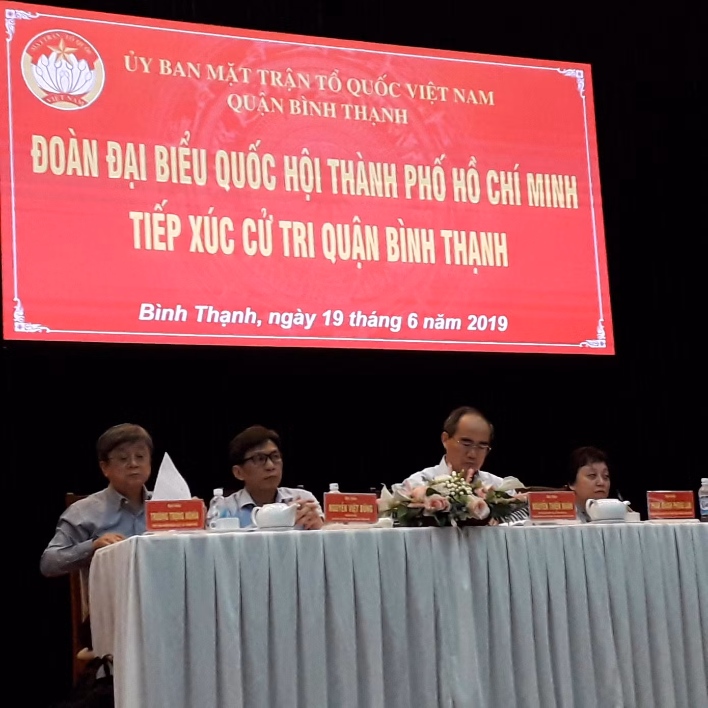 Cử tri TPHCM tranh cãi quyết liệt về ông Đoàn Ngọc Hải ảnh 1