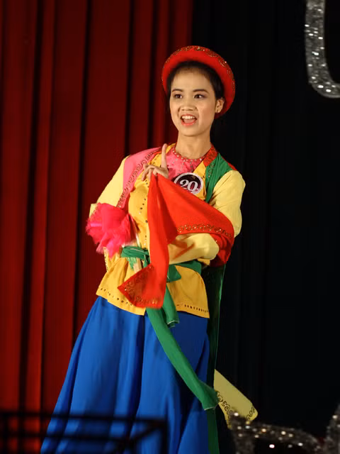 Thị Mầu - Ngoại giao - lên chùa