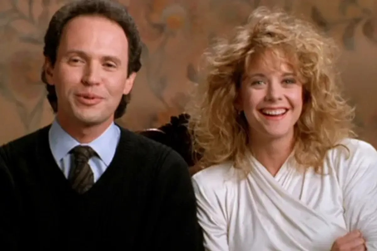 When Harry Met Sally là bộ phim hài, lãng mạn của Mỹ phát hành năm 1989. Phim xoay quanh hai nhân vật Harry và Sally từ lần gặp mặt đầu tiên trong chuyến đi dọc nước Mỹ cho đến mối quan hệ tình cảm giữa hai người 12 năm sau đó ở New York. Elle đánh giá đây là lựa chọn hoàn hảo cho những ai muốn biết liệu giữa đàn ông và phụ nữ có thể làm bạn mà không để những cảm xúc rung động cản trở hay không.
