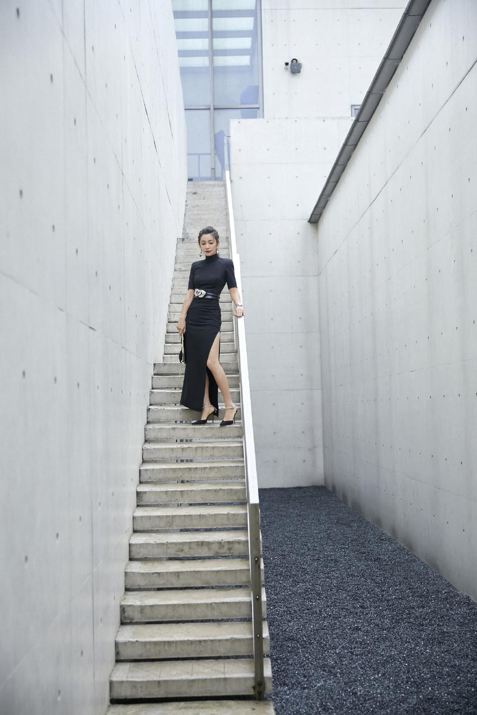 Lý Băng Băng sinh năm 1972, là một quý cô tuổi Sửu. Sắp ngũ tuần, cô vẫn chưa có ý định lập gia đình. Gần đây, cô xác nhận chia tay tình trẻ kém 16 tuổi. Hai người đã có gần 4 năm yêu đương.