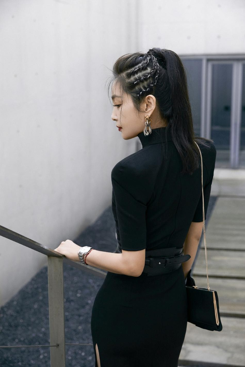 Dân mạng dành nhiều lời khen cho sắc vóc lão hóa ngược của ngôi sao "Trương Tam Phong".