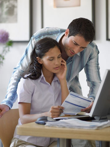 "Tối qua anh bầu cho em đấy. Tối nay em định trả công anh thế nào đây"?. "Tối qua anh bầu cho em đấy. Tối nay em định trả công anh thế nào đây"?.