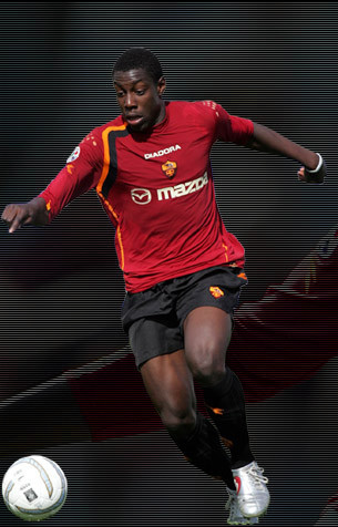 Chân sút 21 tuổi Stefano Okaka (Ảnh: Internet)