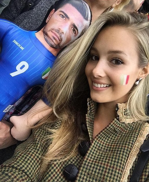 Những bóng hồng rực lửa ở đại chiến Bỉ- Italia ảnh 3